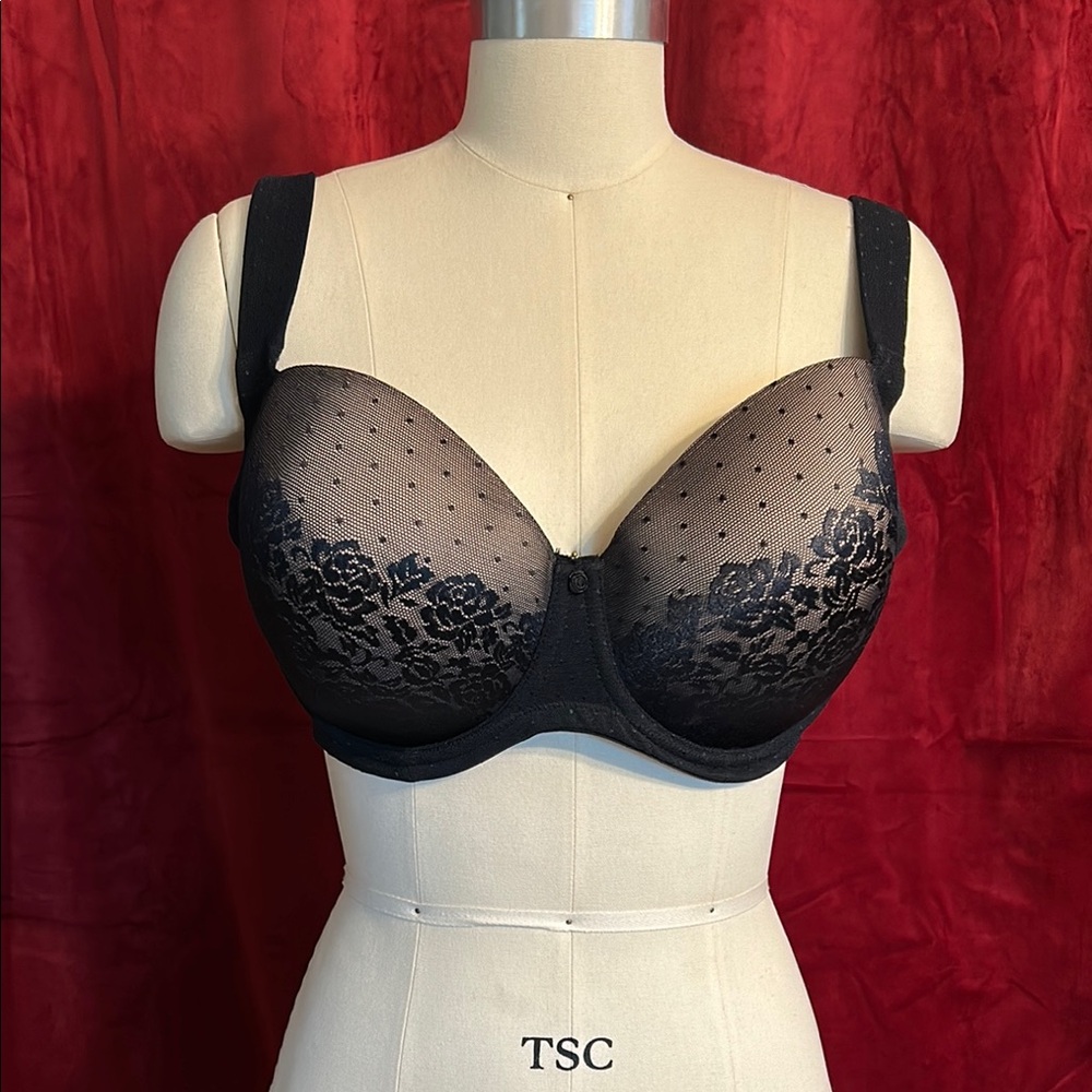 Soma Black Lace Bra with Elegant Design